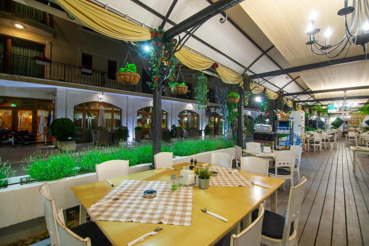 Hotel Mistral Balchik Exterior photo