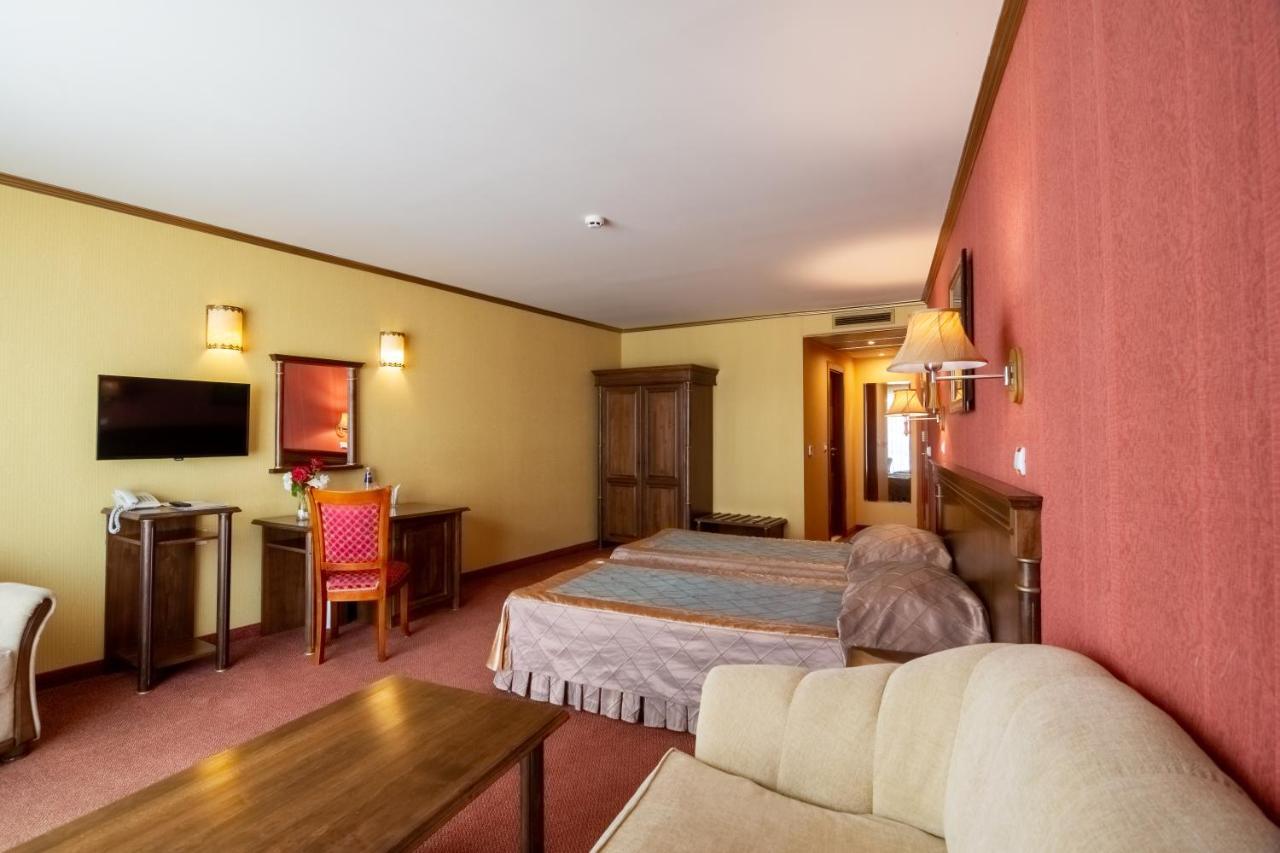 Hotel Mistral Balchik Exterior photo